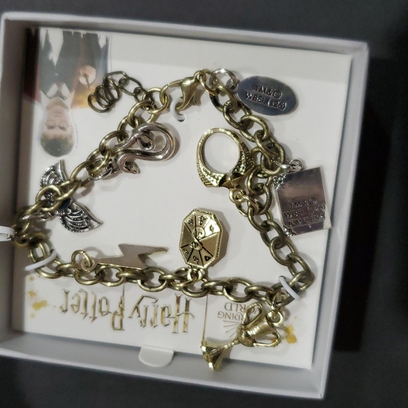 Harry Potter wizarding world gold brass tone‎ charm bracelet new - Picture 3 of 9